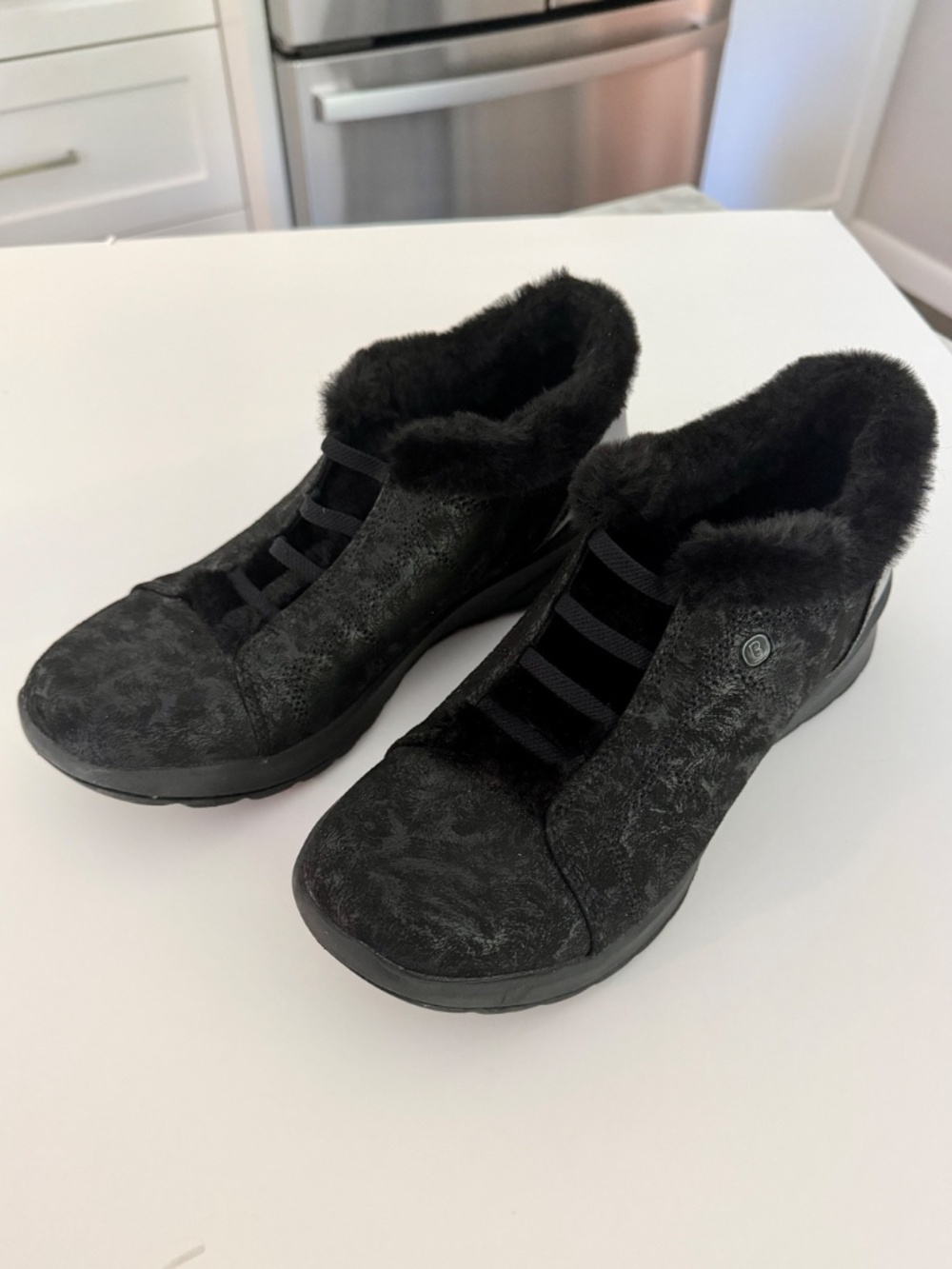 EUC Bzees Black Faux Fur Slip-on Comfort Shoes Ankle Boots